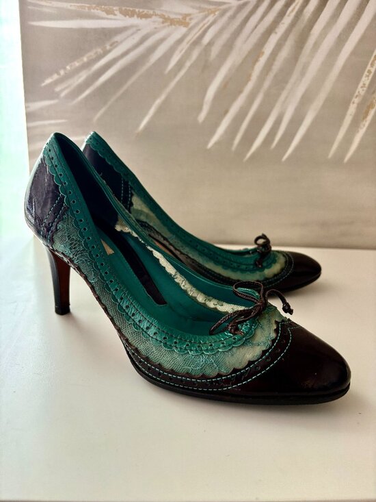 Moschino Shoes - 🎀 Ultra-Rare Vintage Moschino Flagship Paris Display Pumps EU / IT 36 (US 6) 🎀